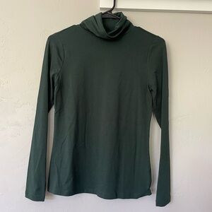 NWOT Old Navy Slim Fit Turtleneck Forest Green